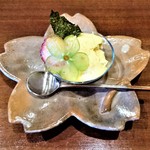 祇園もりわき - 『桜のババロア』～!! 桜の花びらの形のお皿に盛られて登場～!! スターフルーツ、イチゴが添えられている～!! そんなに甘くなく 食後のデザートとしてスイスイ食べれるどすえぇ～♪( ^o^)ﾉ