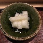 旬菜 おぐら家 - 春大根の酢漬け