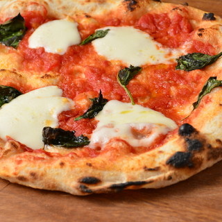 Famous pizza baked in the world's best electric oven and the chef's signature Creative Cuisine.