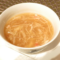 ＳＩＬＩＮ 火龍園 - フカヒレスープ　蟹肉と衣笠茸