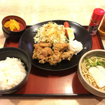 ジョイフル - 唐揚げ定食は550円 味噌汁をそばに変えて100円
合計650円