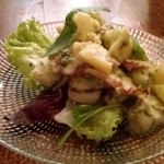 イタリアン居酒屋 コローレ - タコとじゃが芋のジェノバサラダ