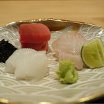 まき村 - 向付：お造り（本鮪、墨烏賊、平目）