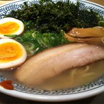 丸源ラーメン - 磯海苔の塩ラーメン（半熟煮玉子入り）　アップ
