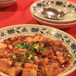 重慶飯店 - 　麻婆豆腐　しっかりした木綿豆腐系