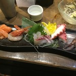 170309木　愛知　魚椿　お刺身三種盛り680円