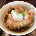 うどん処 杉 - 【2017年04月】つゆおにぎり（大）@300円、提供時。