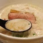 麺家 獅子丸 - 繊細でコクのあるスープ
