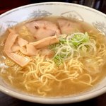ラーメン ふくや - しお 五〇〇圓(麺硬めで)；今日は気持ち脂多めなれどそれもまた旨しッ！(o^-')b @2017/04/01