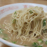 まる八ラーメン - 麺