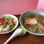中華料理 峰 - 半中華飯ラーメン＠750円