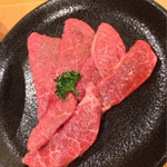 焼肉問屋 牛蔵 - 肩三角