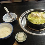 玉山支所前食堂 - ホルモン鍋＆ご飯（半分）