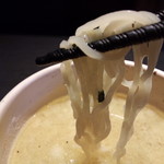 麺の坊　晴天 - やや縮れ細麺