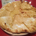 アーチャーラ - チーズナンのアップ