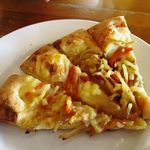 GUGU - ピザは４分の１サイズから提供。焼き立てアツアツ！！
