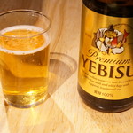 ホルモン焼もんもん - エビス中瓶