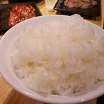 ホルモン焼もんもん - 中盛ライス