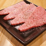 ホルモン焼もんもん - トモサンカク（サービス）