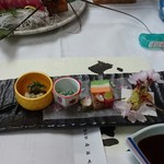 かつうら御苑 - 前菜。刺身盛り合わせ。はりはり鍋。