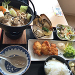 みのり家 - 大ボリュームの牡蠣定食(1,500円程度)