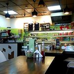 Green Tomato Cafe - こじんまりだけど落ち着く店内