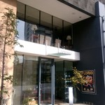 カーザ ヴィニタリア - 1階がWINE BAR和音、2階がCasa Vinitalia