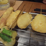 Kushikatsudengana - 確か紅生姜、生ハムクリームコロッケ、れんこん、もちチーズ、ししとう、揚げたてカリカリ