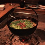 柳家 - 鴨鍋：鴨、エノキ、しめじ、葱、セリ、牛蒡、里芋、こんにゃく、豆腐、大根、カブが頂けます。いいお味です。