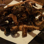 鮭の皮揚げ　３８０円