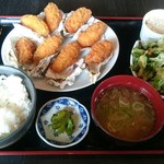 牡蠣バル - 牡蠣フライ定食(8個入)    1000円