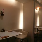 新鮨し - おしゃれなテーブル席