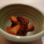 新鮨し - 付き出しのタコ唐揚げ