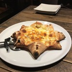 ドマーニ - 4種のチーズのピザ
