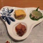 じどりや 穏座 - 鶏のそぼろ巻、鶏の時雨煮、ささみジュレ