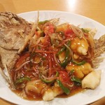 中華飯店 若松 - 天然真鯛の姿揚げ甘酢あんかけ（宴会コースのみ）