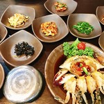 ハムチョ・カンジャンケジャン - 初めにパンチャン出て来るのはいつも通り！そして速攻でお目当てのケジャン登場♪