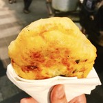 남대문야채호떡 - 紙コップをカットした物に入れて渡されますが、良く考えてるな～この入れ物ｗｗ