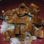 Sumiyaki Unagi Ozeki - 食べている途中はこのようになる