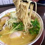 E・Y竹末 - スープに良く絡む麺です