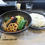 一文字カリー店 - アサリベーコンスープカリー（ライス中盛、ランチ価格 1,200円）