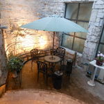 ラドンナ原宿 - エントランス前の待合所　2017.4