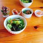 欧風カレー工房チロル - サラダ・前菜2品