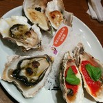 ナゴヤ オイスターバー - 焼牡蛎３種盛り合わせ