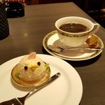 ぴよりんSTATION Cafe gentiane - 「さくらぴよりん」とコーヒーをイートインで！