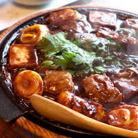 太田なわのれん - これにて3回目、最後は木枠に入れて卓上に供される。最後までアツアツをいただける