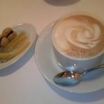 アユート - ｺｰﾋｰとお茶菓子