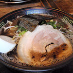 久留米とんこつラーメン 松山分校 - 黒とんこつラーメン　６３０円
