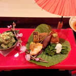 日本料理 百屋 - 竹の子とアボカドの木の芽あえ、卯月の厚焼き玉子、ホタルイカ、菜の花わさびのタルタルソース添え、ゆば豆腐など…