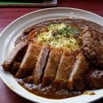 カレー工房 あいあい亭 - 2016/4/23 オムカレーにハンバーグや豚？カツ